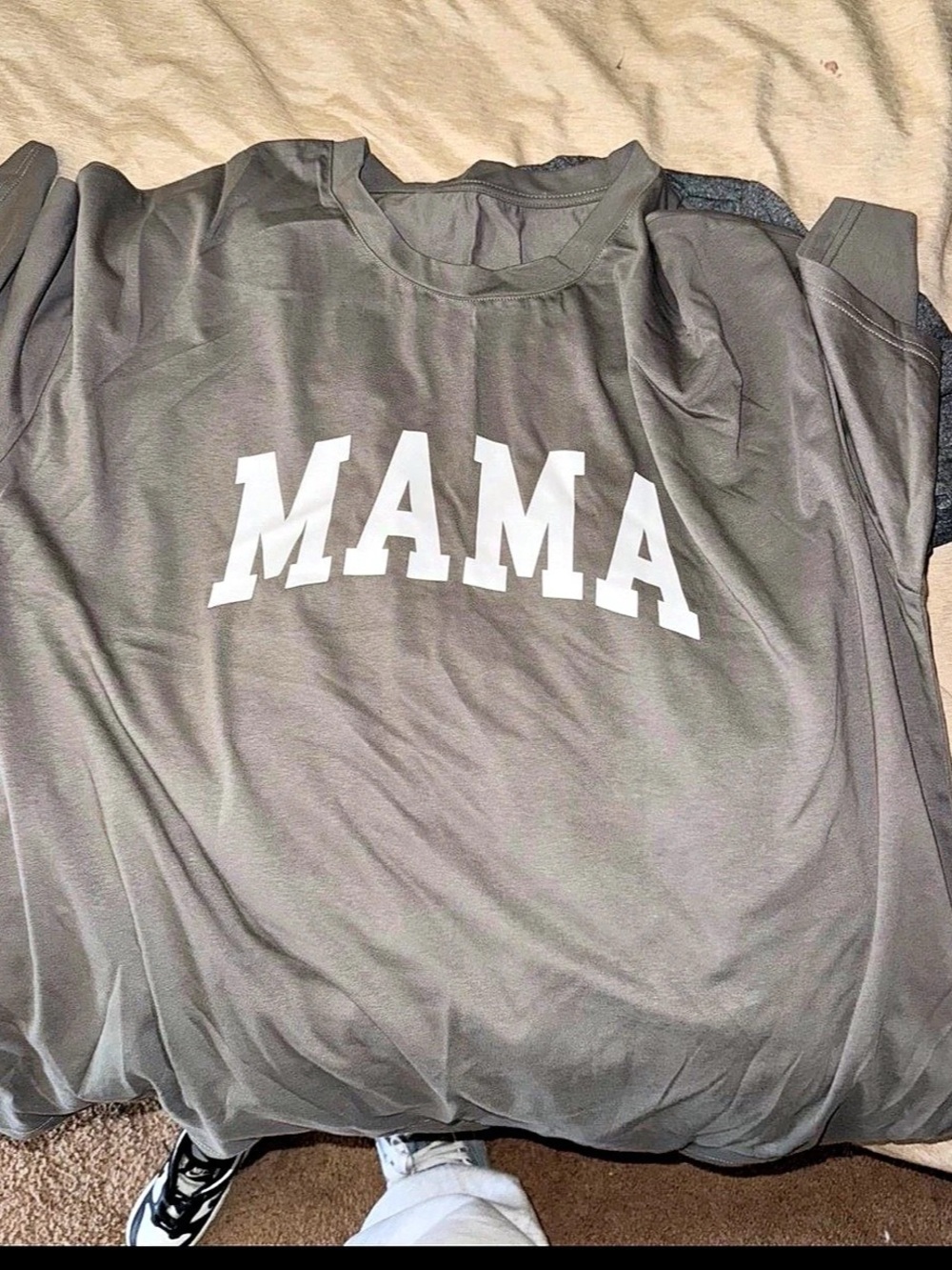 MAMA Graphic Gray Short Sleeve Tee
